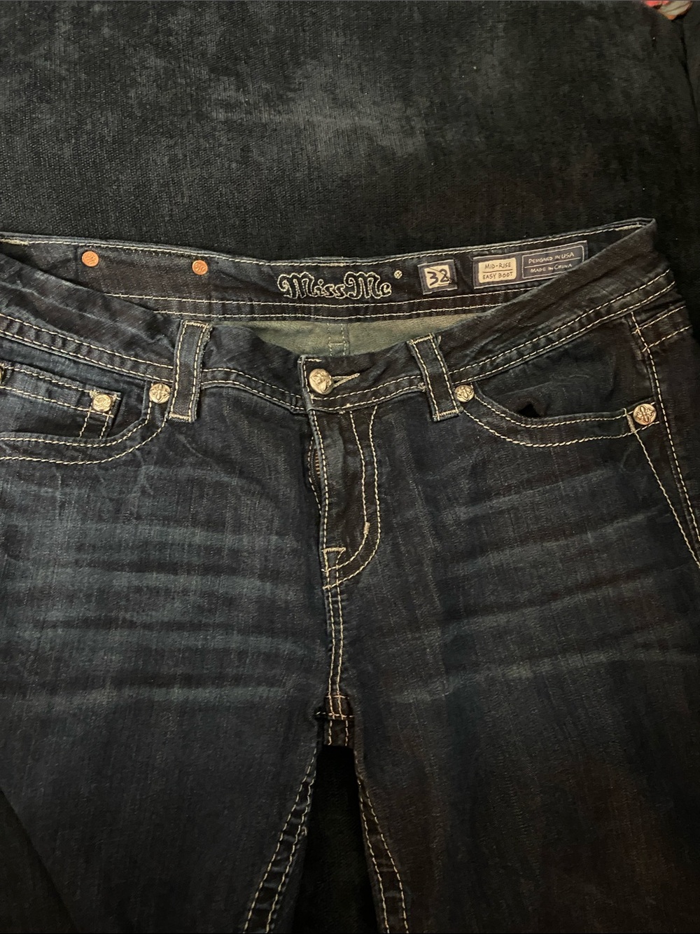 Miss Me Dark Wash Jeans with Embroidered Back Pockets and sequins - Picture 5 of 13